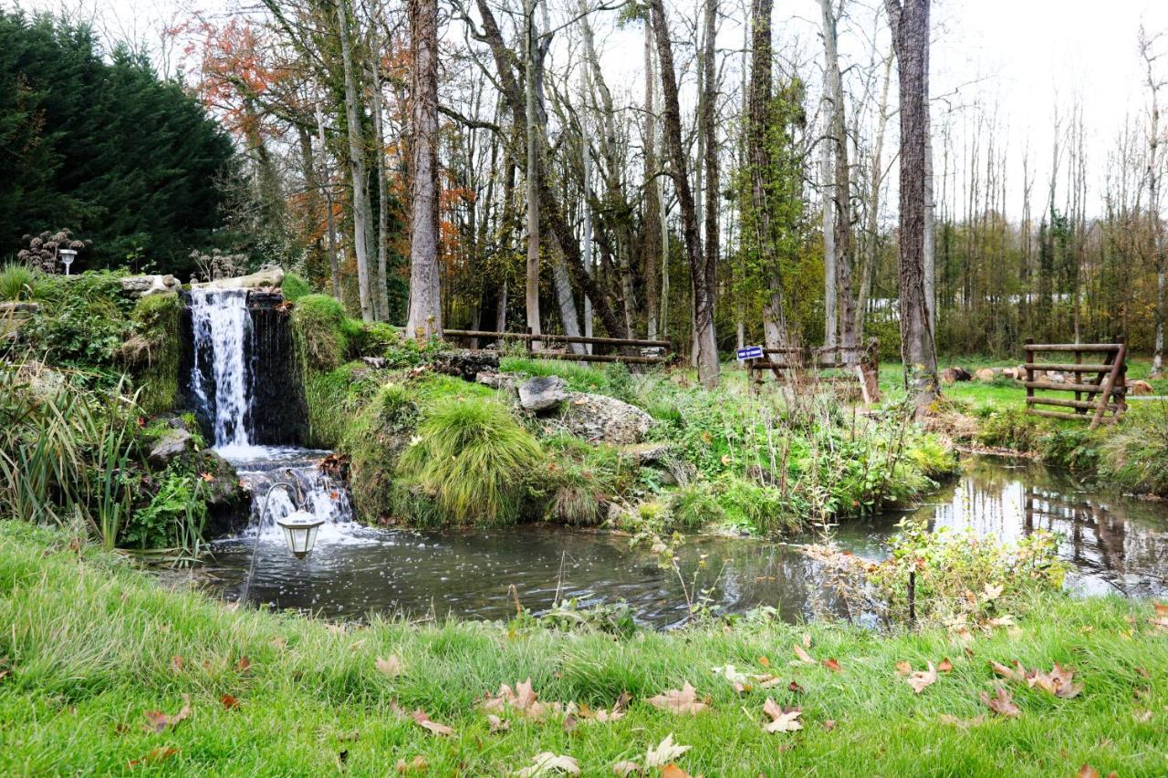 Domaine Du Plessis Acomodação com café da manhã Le Plessis-Luzarches Exterior foto